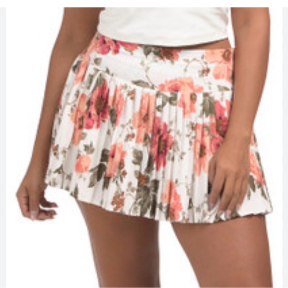 Laura Ashley Dresses & Skirts - Laura Ashley Floral Mini Skirt in Pink and Cream